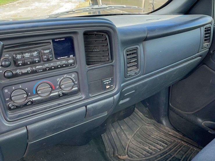 2001-chevrolet-1500-image-2