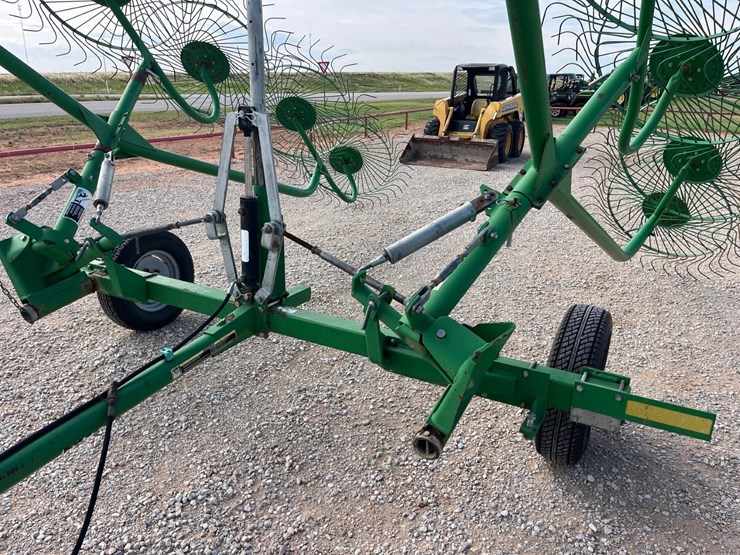 #t8834-•-frontier-12-wheel-rake-image-2