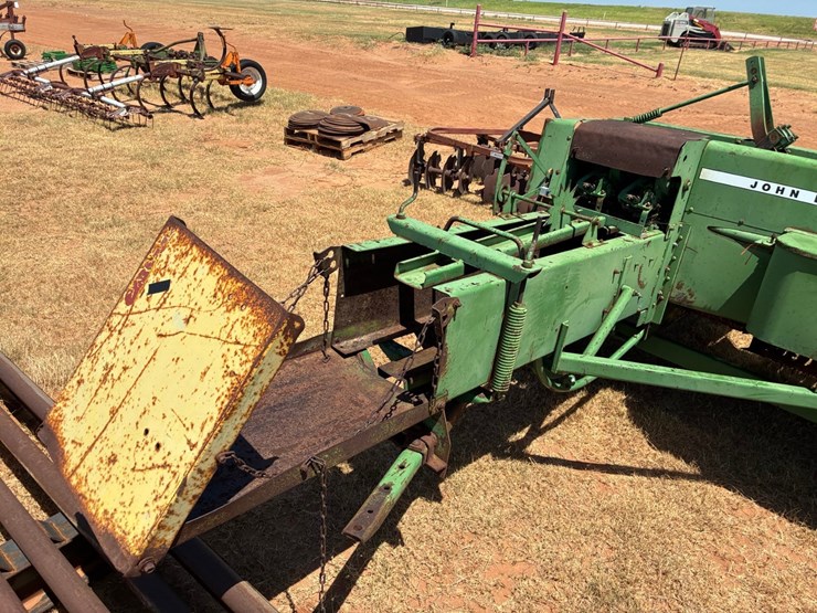 john-deere-336-image-5