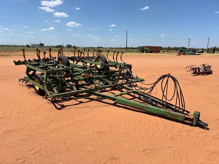 john-deere-1010-image-2