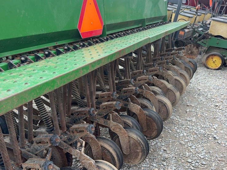 great-plains-15ft-no-till-drill,-7.5''-spacing,-narrow-press-wheels-in-box,-pull-type,-tandem-axle-image-10