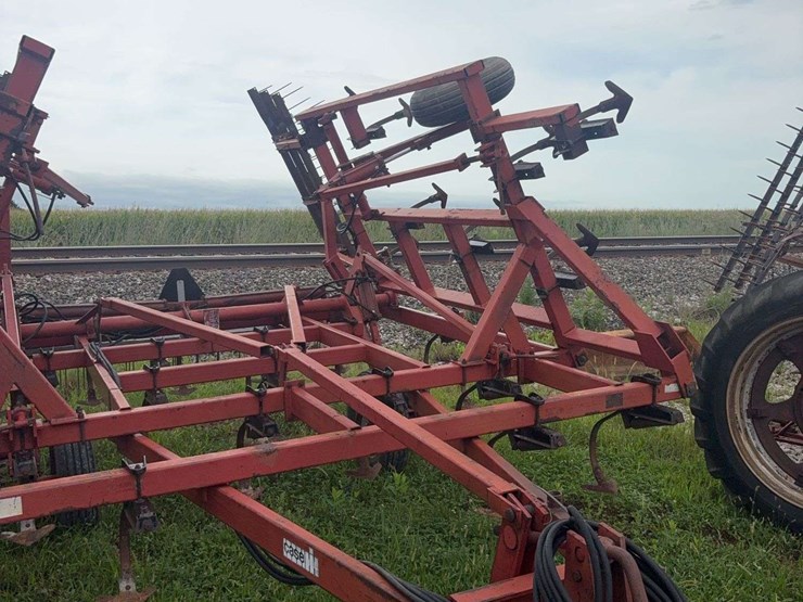 case-ih-4800-image-3
