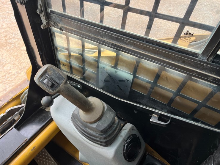 2013-caterpillar-259b-image-18