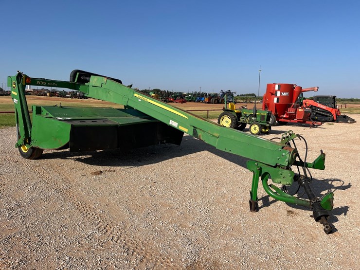 john-deere-835-image-4