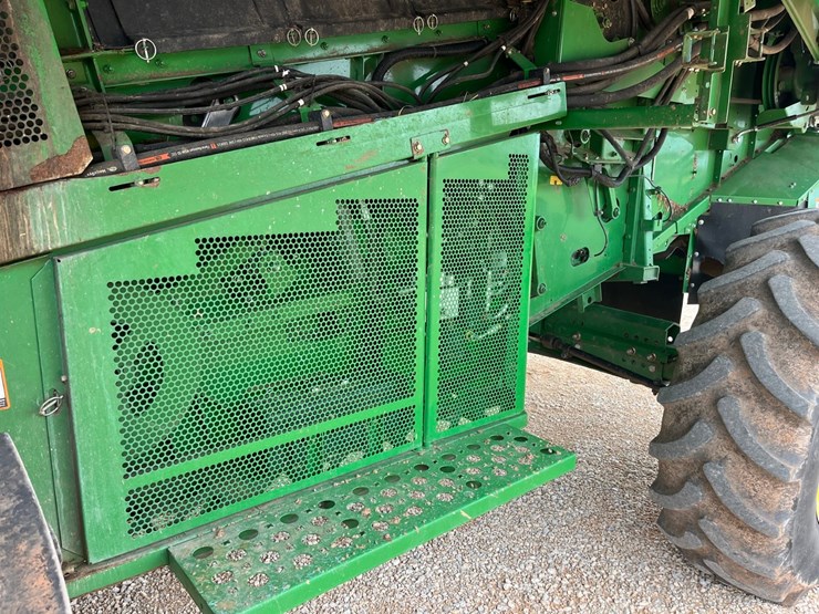 2011-john-deere-s670-image-41