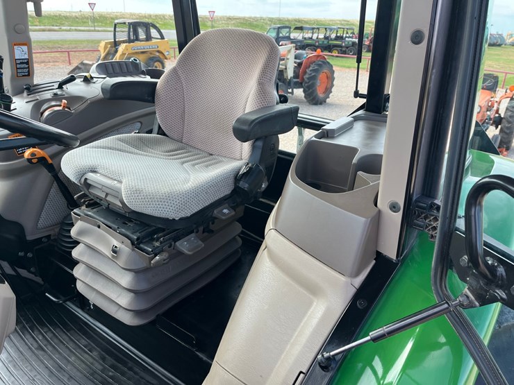 2017-john-deere-6120e-image-18