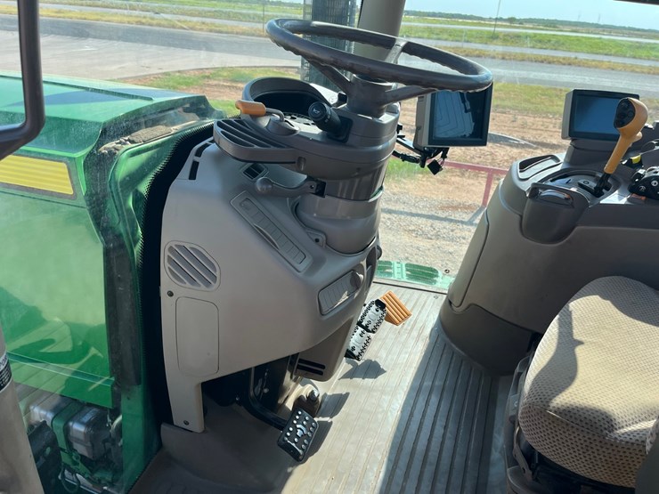 2014-john-deere-6210r-image-22