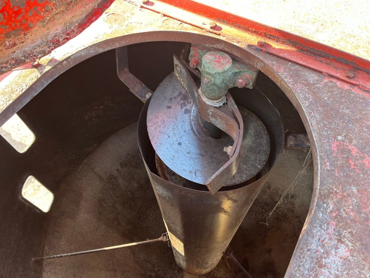 massey-ferguson-1050-image-13