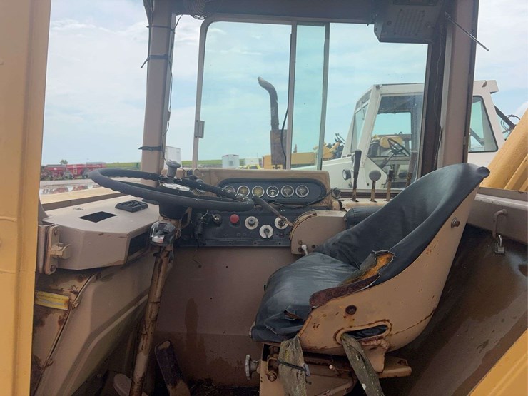 caterpillar-613b-image-16