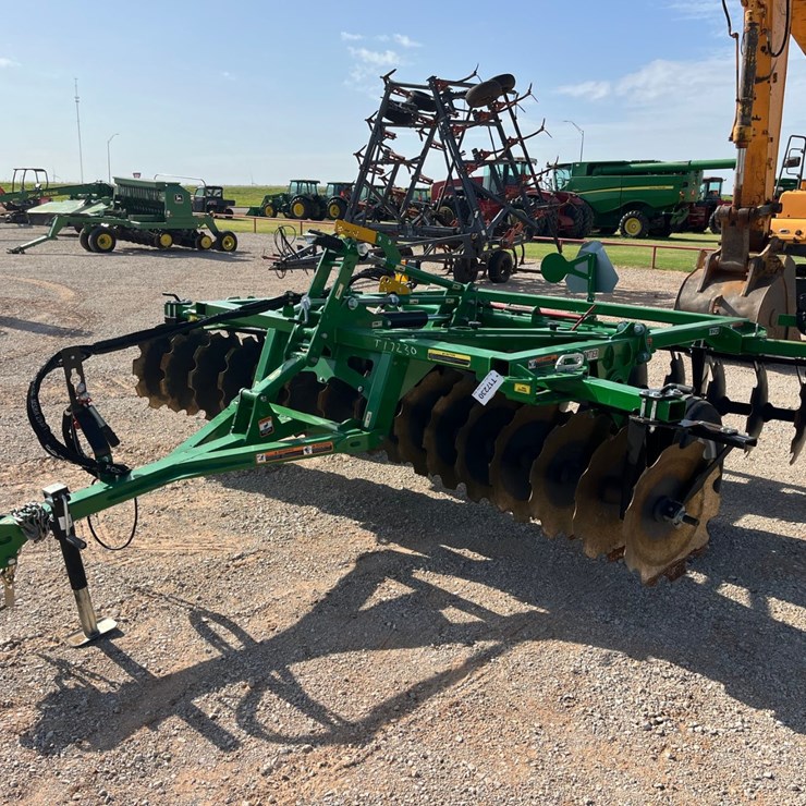 2024 FRONTIER TM1412D