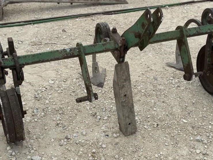 l2--3-pt-track-plow-image-1