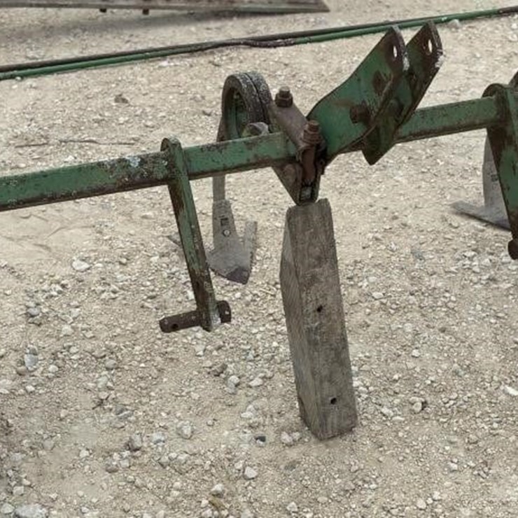 L2- 3 PT Track Plow