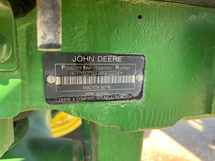 2019-john-deere-5075e-image-25