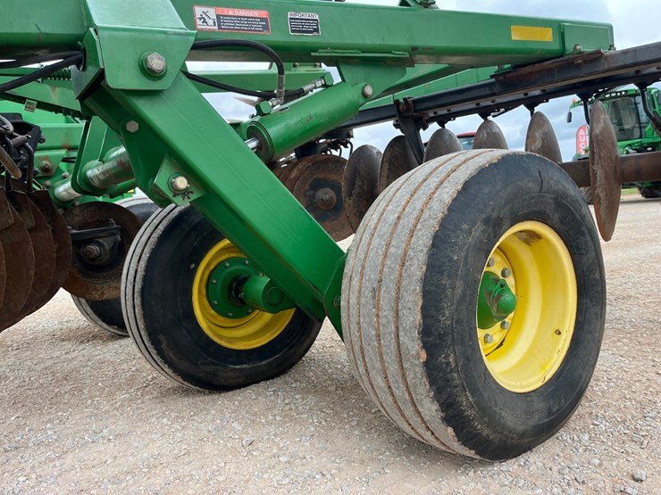 2008-john-deere-637-image-16