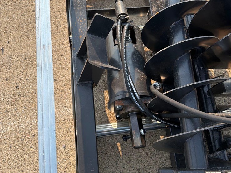jct-skidloader-post-hole-digger-image-4