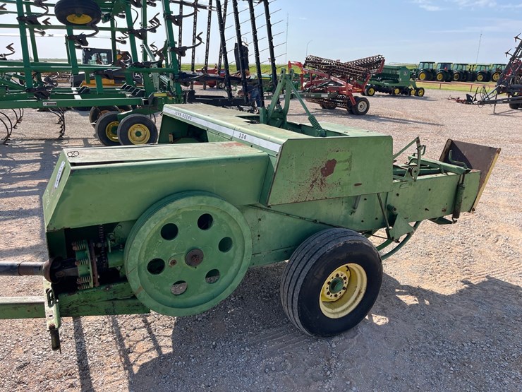 john-deere-336-image-10
