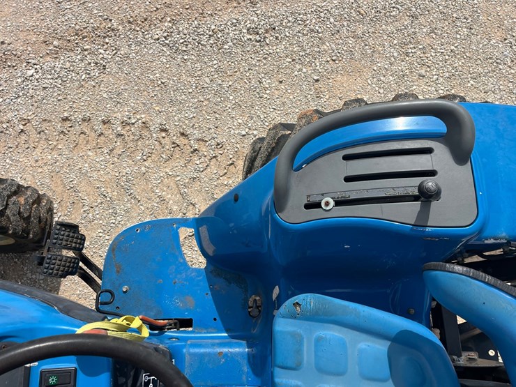 new-holland-tc33-image-10