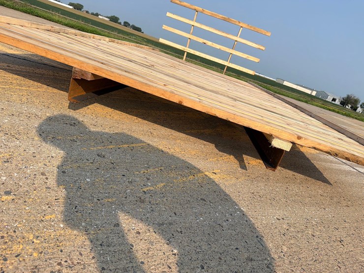 104”-x-20ft-wood-flatbed-image-11