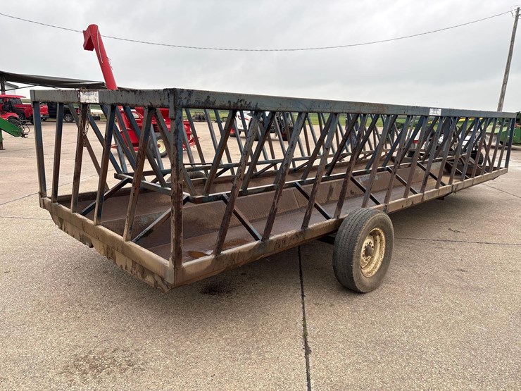 oldenkamp-mfg.-portable-hay-feeder-image-3