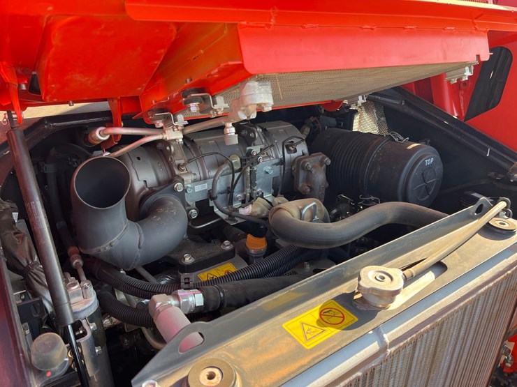 2022-kubota-svl65-2-image-13