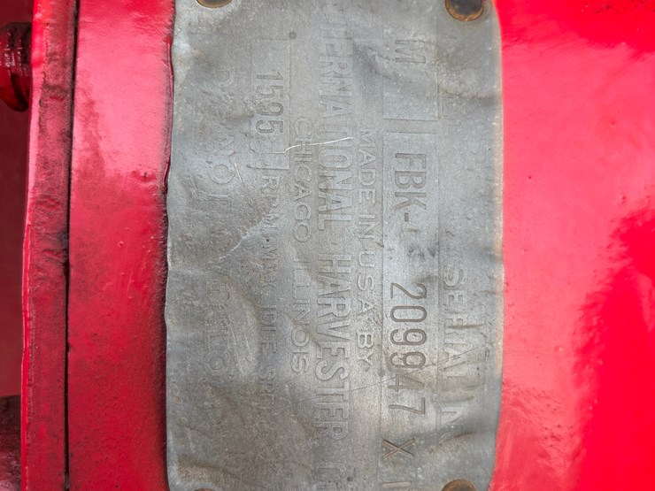 farmall-m-tractor-image-9