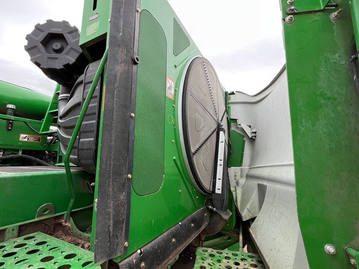 2011-john-deere-s670-image-14