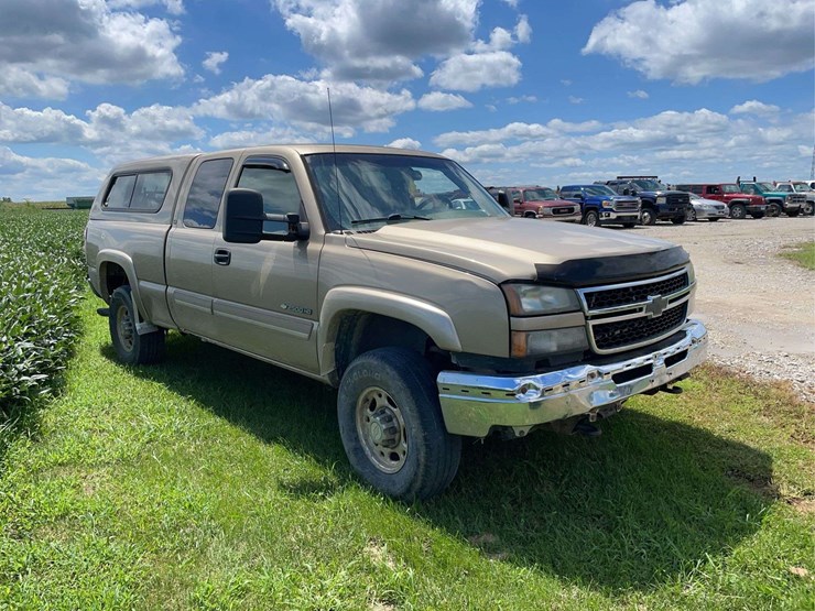 2007-chevrolet-2500hd-image-2