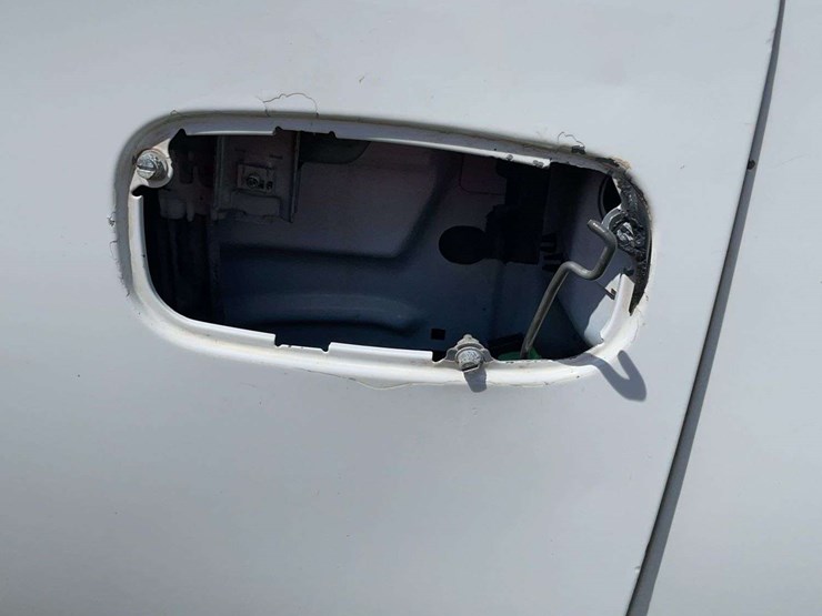 2004-gmc-1500-image-7