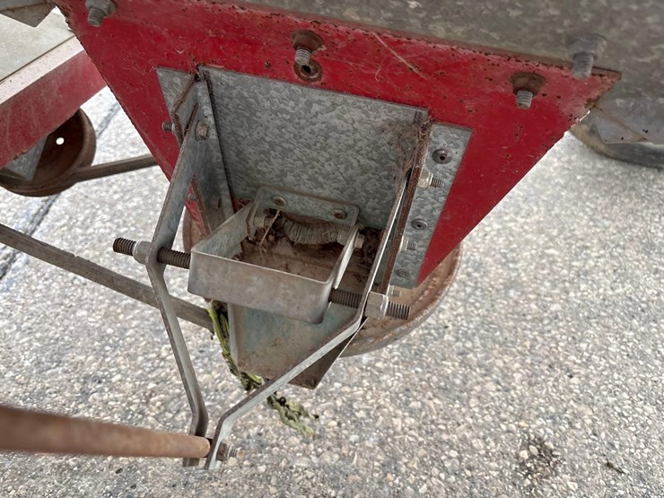 red-express-2-tote-seed-tender-trailer-image-21