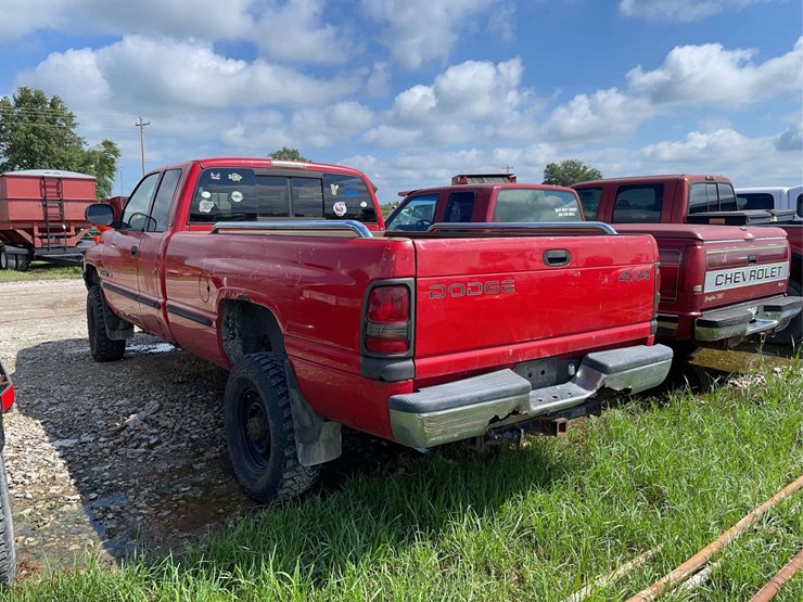 1998-dodge-ram-2500-image-4