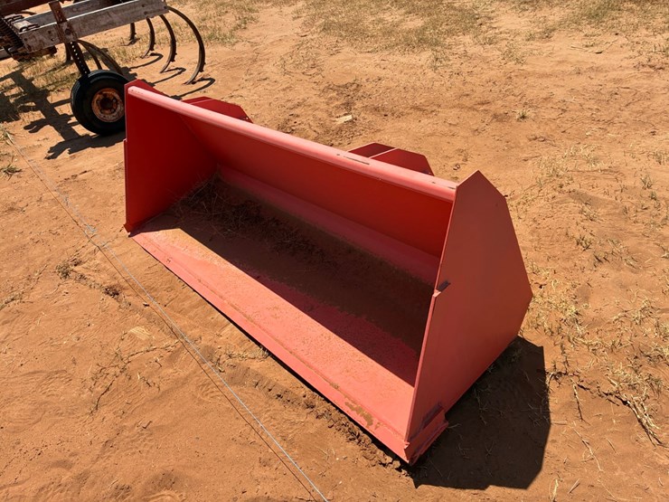 #t13490-•-kubota-71in-bucket-image-1