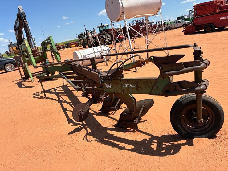#t8895-•-oliver-6-btm-plow-image-3