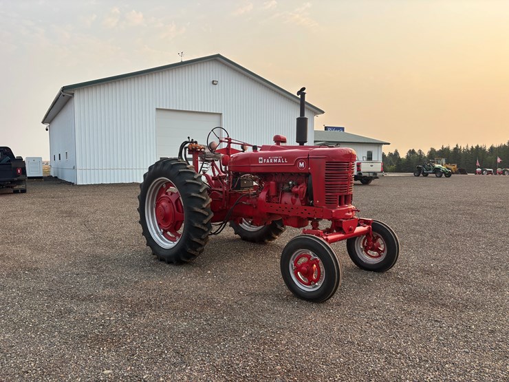farmall-m-tractor-image-3