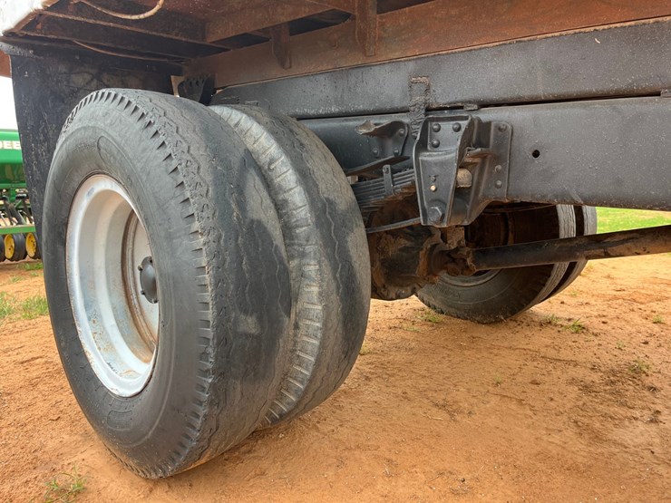#t8691-•-1979-chevy-dump-truck-image-4