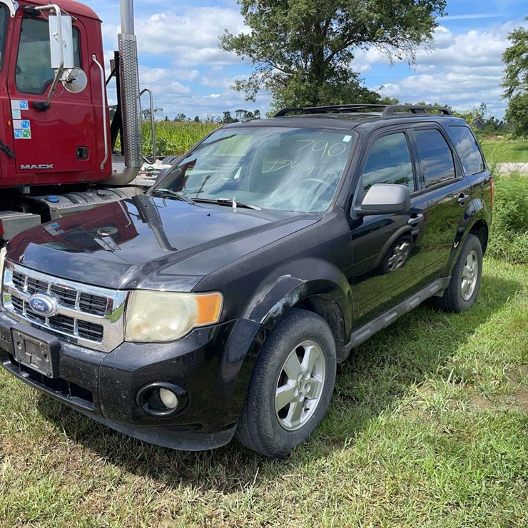 2010 FORD ESCAPE