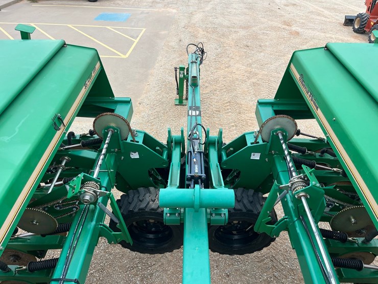 2013-great-plains-3s4000hd4810-image-38