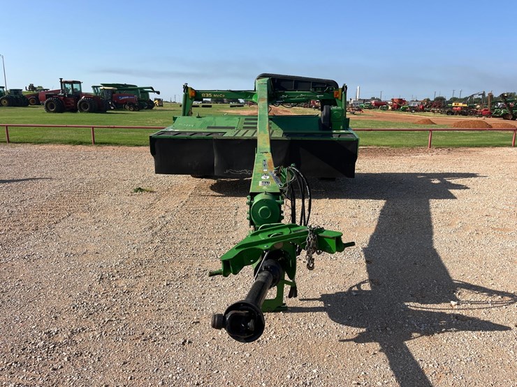 2016-john-deere-835-image-3