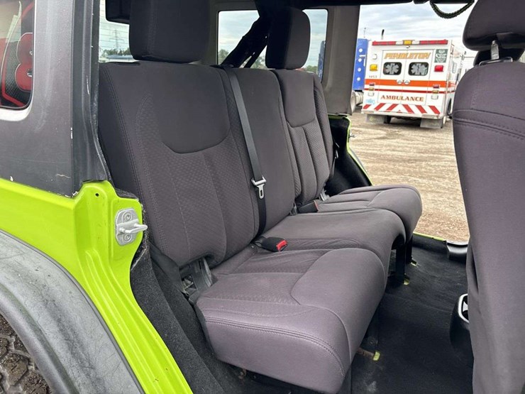 2013-jeep-wrangler-image-15