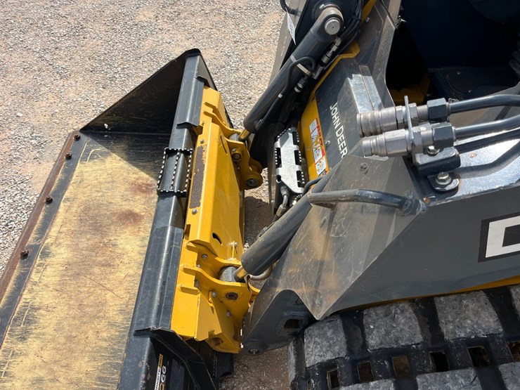 2018-deere-317g-image-4