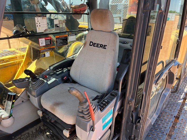 #t8699-•-2018-deere-470g-image-37