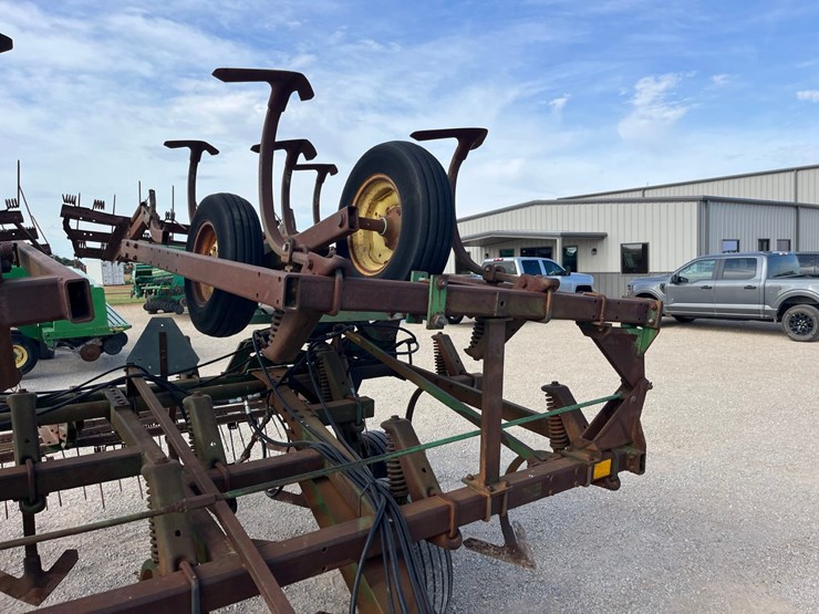 1988-john-deere-610-image-3