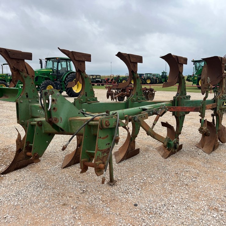 JOHN DEERE 4600