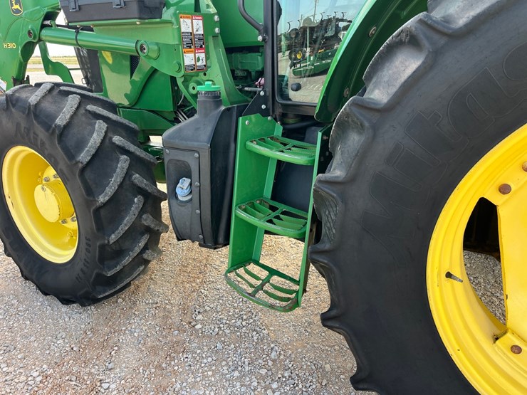 2017-john-deere-6120e-image-16