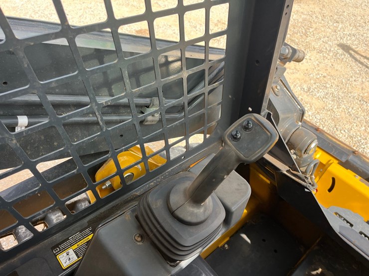 2018-deere-317g-image-20