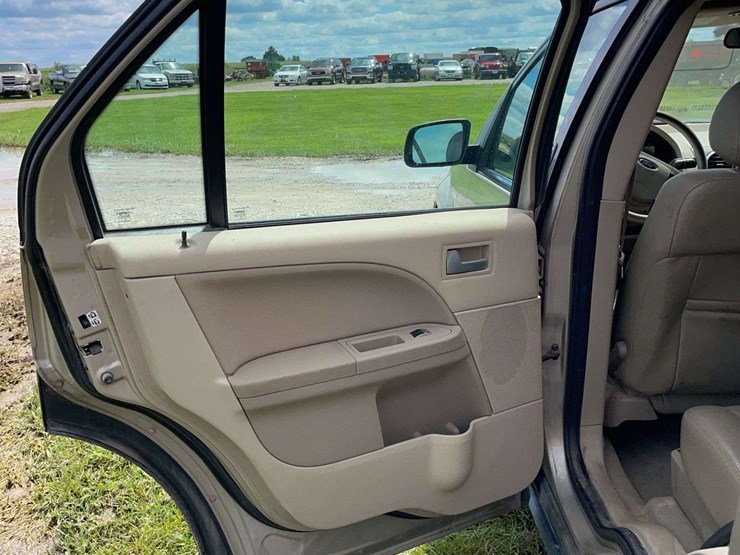 2005-ford-freestyle-image-12