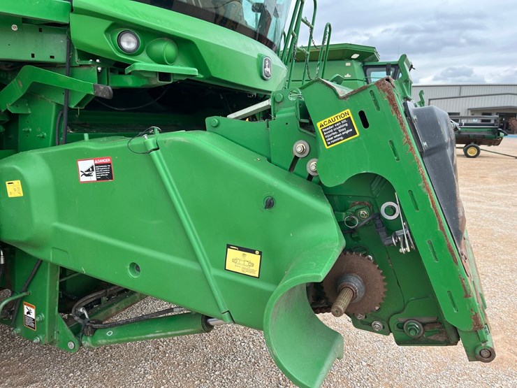 2011-john-deere-s670-image-10