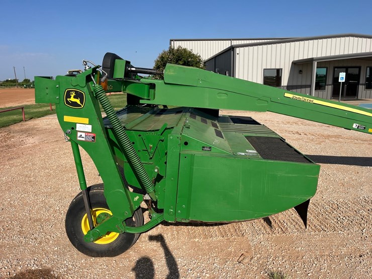 2016-john-deere-835-image-10