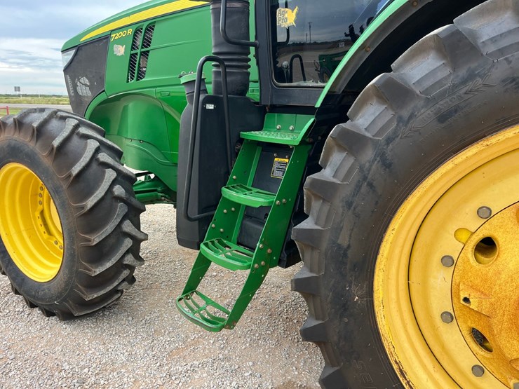 2012-john-deere-7200r-image-16