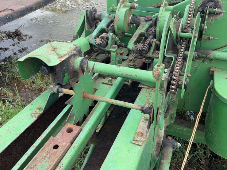 john-deere-24t-image-8