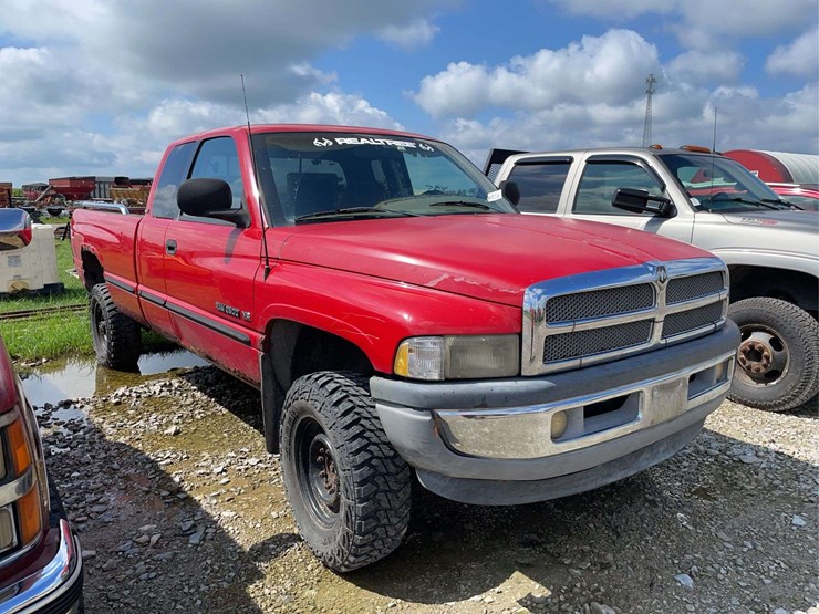 1998-dodge-ram-2500-image-2